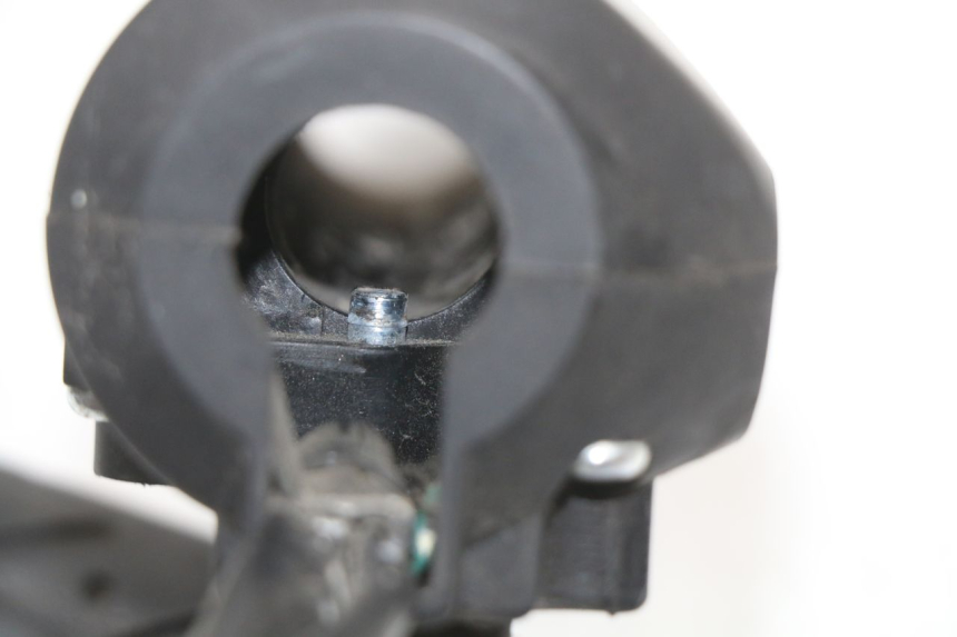 photo de PRZEŁĄCZNIK PRAWY KYMCO SUPER 8 4T 50 (2021 - 2024) - Punkty mocowania