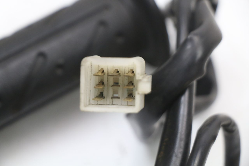 photo de PRZEŁĄCZNIK PRAWY KYMCO SUPER 8 4T 50 (2021 - 2024) - Stan powierzchni