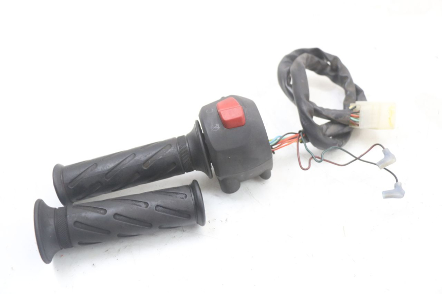 photo de PRZEŁĄCZNIK PRAWY SUZUKI BURGMAN 125 (2018 - 2021) - Inny kąt widzenia