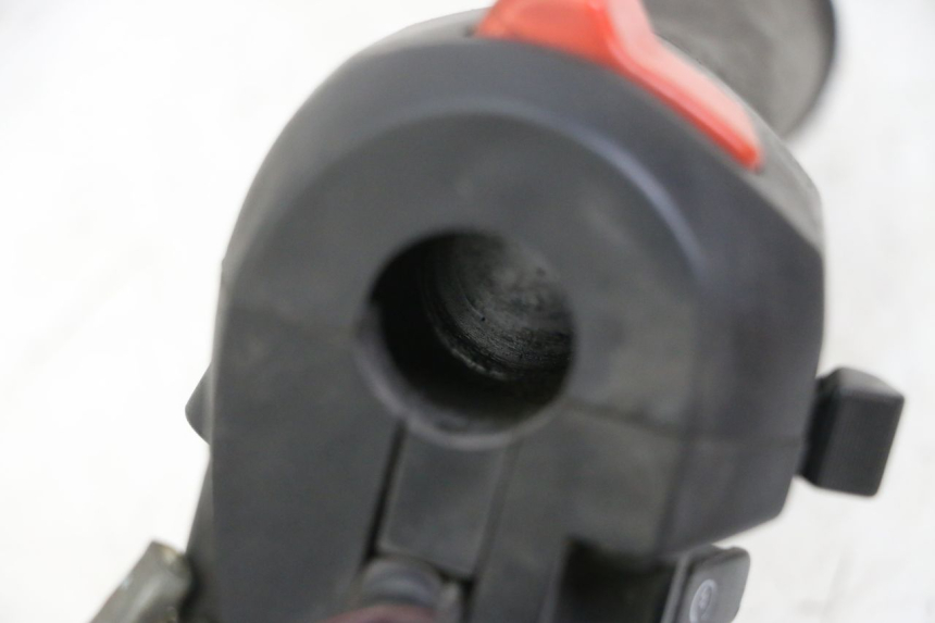 photo de PRZEŁĄCZNIK PRAWY SUZUKI BURGMAN 125 (2015 - 2017) - Szczegół części