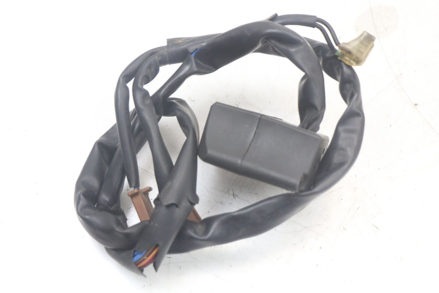 photo de PRZEŁĄCZNIK PRAWY YAMAHA TDM ABS 900 (2002 - 2014) - Inny kąt widzenia