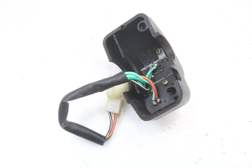 photo de PRZEŁĄCZNIK PRAWY BAOTIAN TRAVEL SPIRIT 50 (2010 - 2012) - Zoom stanu zużycia