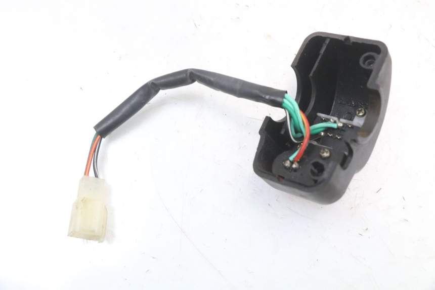 photo de PRZEŁĄCZNIK PRAWY BAOTIAN TRAVEL SPIRIT 50 (2010 - 2012) - Inny kąt widzenia