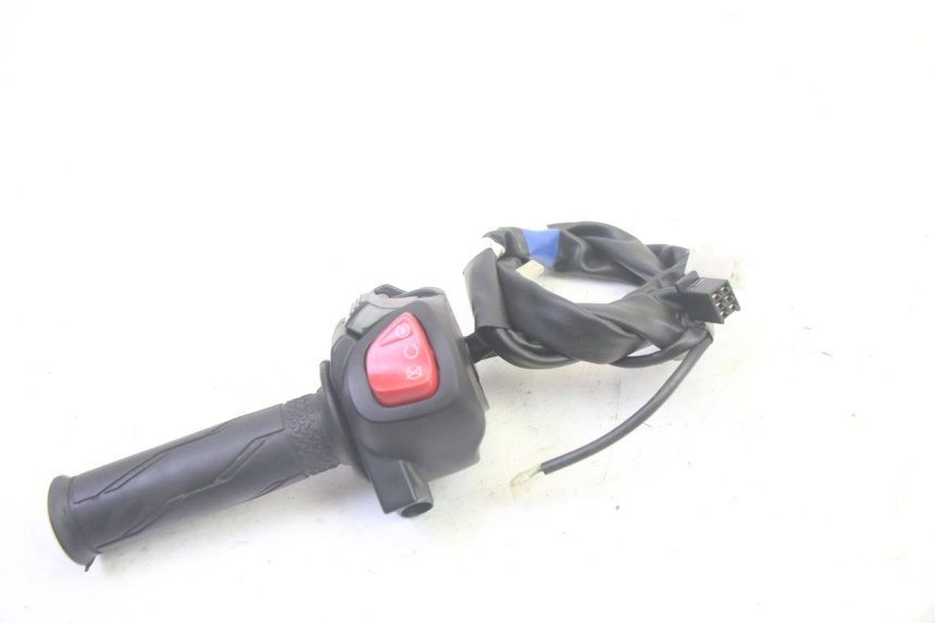 photo de PRZEŁĄCZNIK PRAWY YAMAHA TRICITY 300 (2020 - 2024) - Inny kąt widzenia