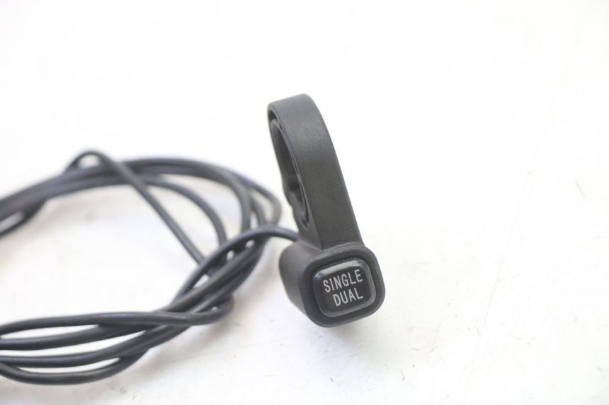 photo de PRZEŁĄCZNIK PRAWY DUALTRON VICTOR LIMITED 1 - Szczegół części