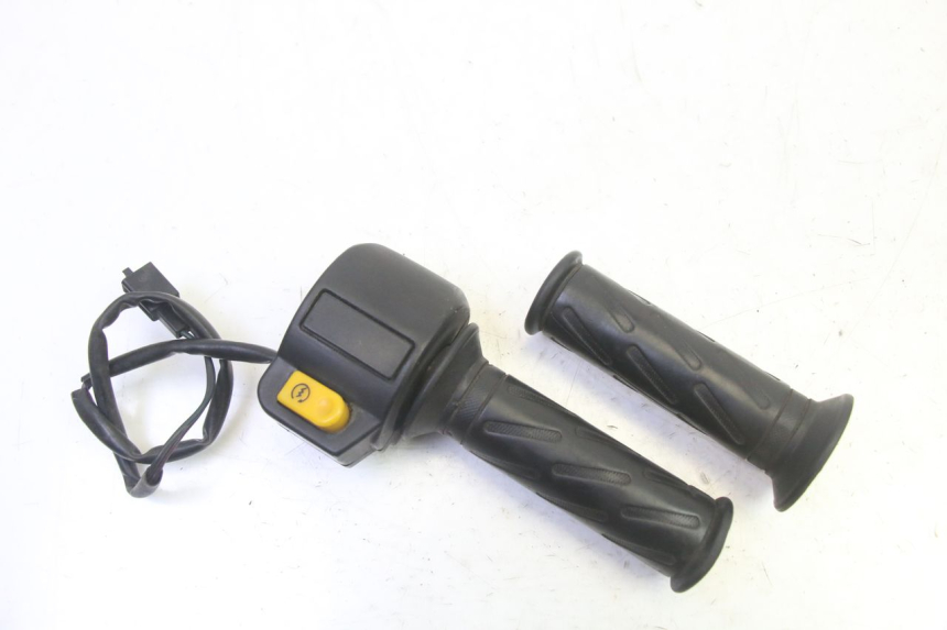 photo de PRZEŁĄCZNIK PRAWY PEUGEOT VIVACITY NEW 2T 50 (2008 - 2017) - Widok główny