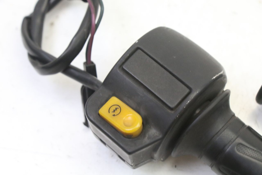 photo de PRZEŁĄCZNIK PRAWY PEUGEOT VIVACITY NEW 4T 50 (2008 - 2017) - Szczegół części