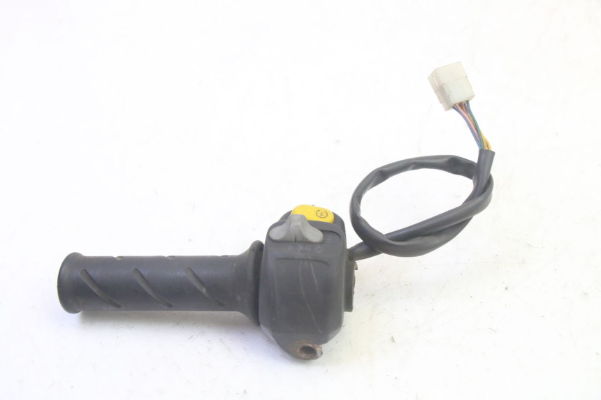 photo de PRZEŁĄCZNIK PRAWY PEUGEOT VIVACITY 100 (1999 - 2008) - Inny kąt widzenia