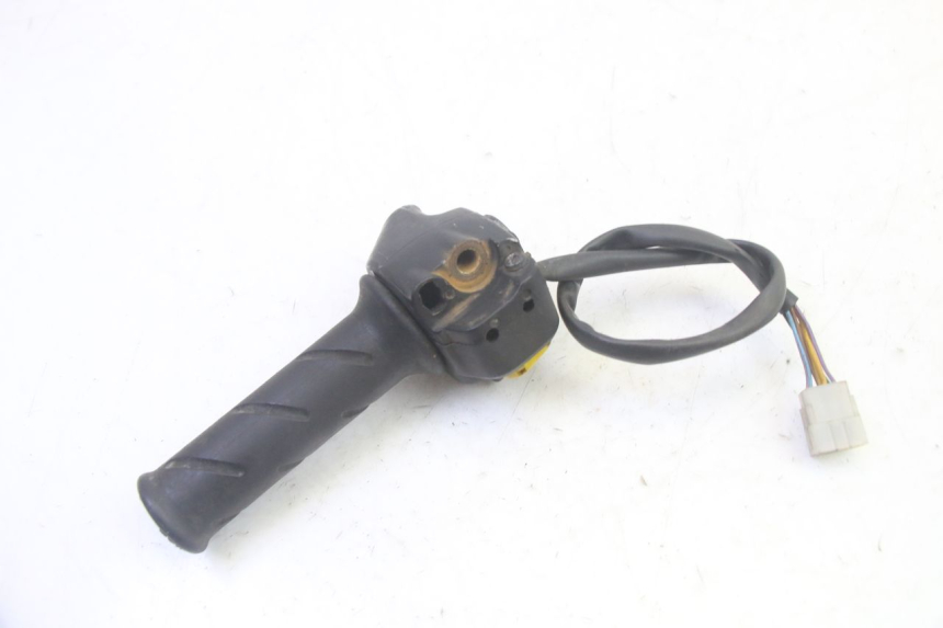 photo de PRZEŁĄCZNIK PRAWY PEUGEOT VIVACITY 100 (1999 - 2008) - Zbliżenie techniczne