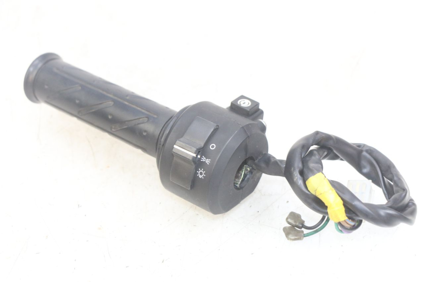 photo de PRZEŁĄCZNIK PRAWY DAELIM VJ ROADWIN FI 125 (2008 - 2017) - Zbliżenie techniczne