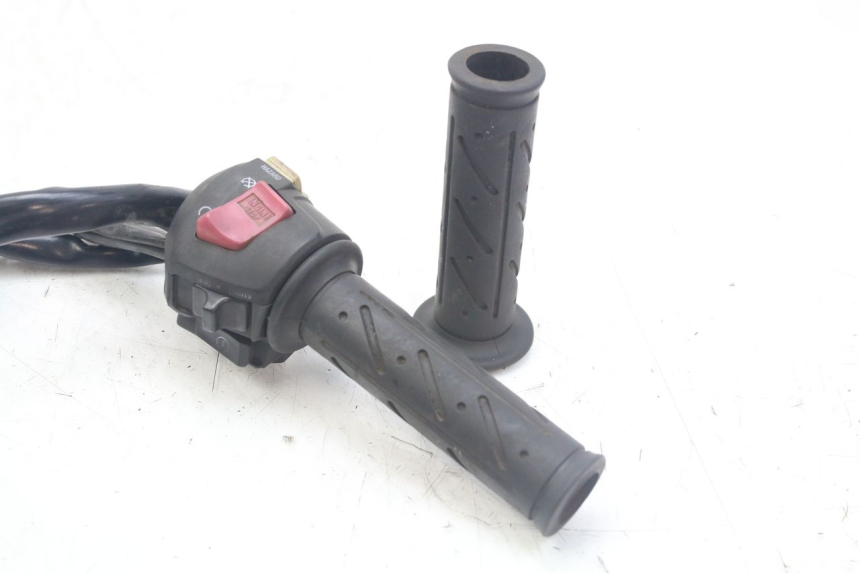 photo de PRZEŁĄCZNIK PRAWY KYMCO X-CITING XCITING 400 (2014 - 2018) - Widok ogólny