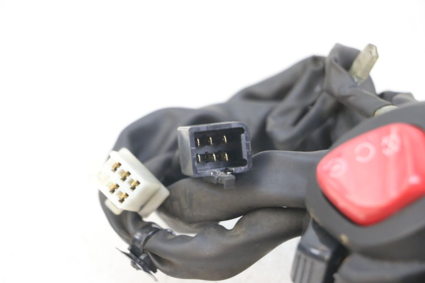 photo de PRZEŁĄCZNIK PRAWY YAMAHA XMAX X-MAX ABS 125 (2017 - 2020) - Widok ogólny