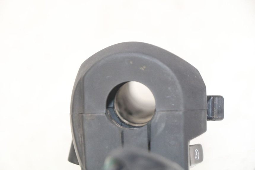 photo de PRZEŁĄCZNIK PRAWY YAMAHA X-MAX XMAX 125 (2010 - 2013) - Szczegół części