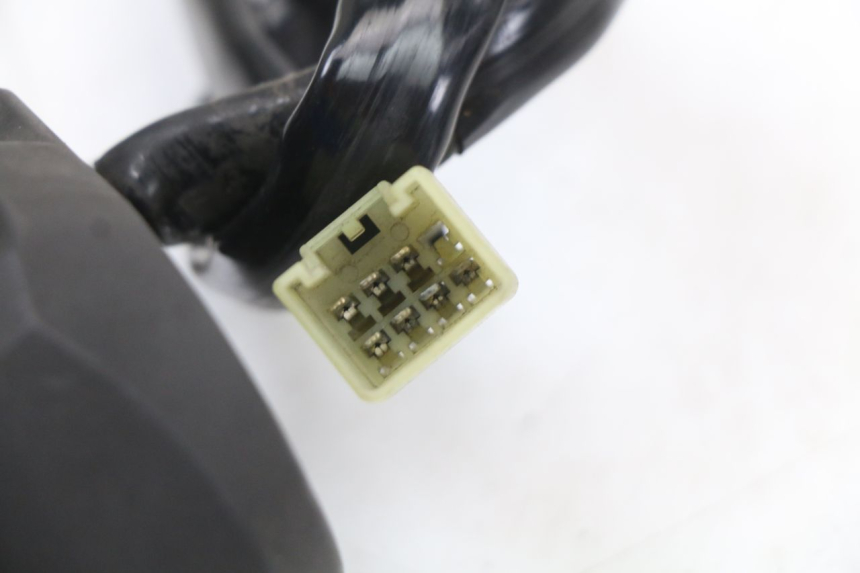 photo de PRZEŁĄCZNIK PRAWY YAMAHA X-MAX XMAX 125 (2010 - 2013) - Stan powierzchni