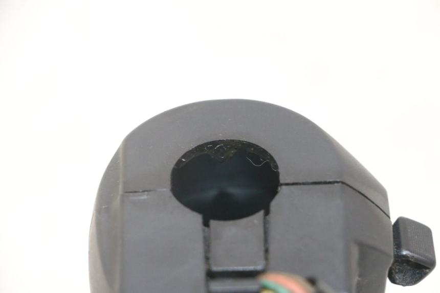 photo de PRZEŁĄCZNIK PRAWY YAMAHA X-MAX XMAX 125 (2010 - 2013) - Szczegół części