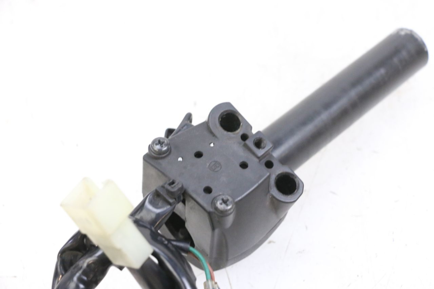 photo de PRZEŁĄCZNIK PRAWY YAMAHA X-MAX XMAX 125 (2010 - 2013) - Szczegół części