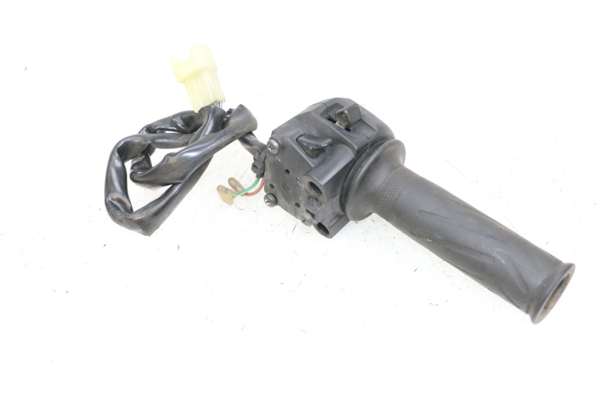 photo de PRZEŁĄCZNIK PRAWY YAMAHA X-MAX XMAX 125 (2010 - 2013) - Szczegół części