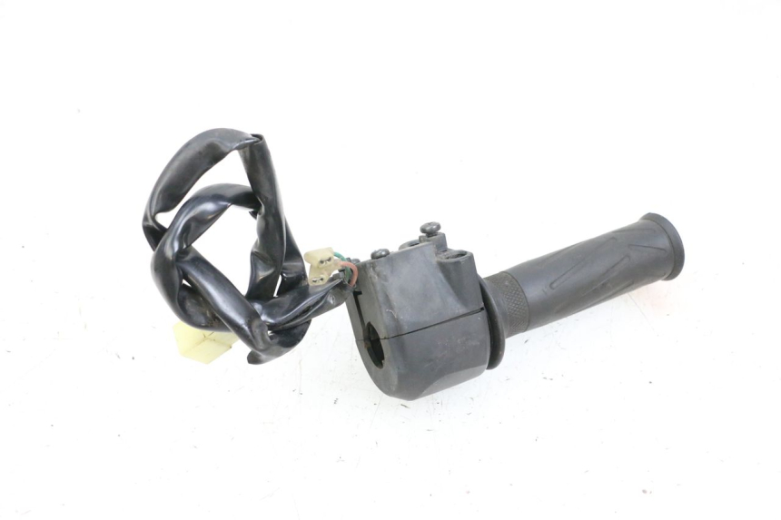 photo de PRZEŁĄCZNIK PRAWY YAMAHA X-MAX XMAX 125 (2010 - 2013) - Zbliżenie techniczne