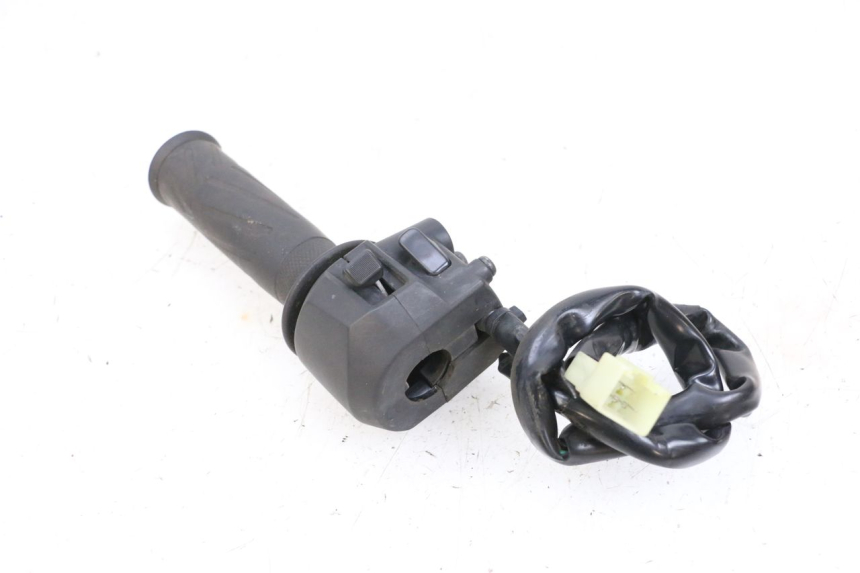 photo de PRZEŁĄCZNIK PRAWY YAMAHA X-MAX XMAX 125 (2010 - 2013) - Punkty mocowania