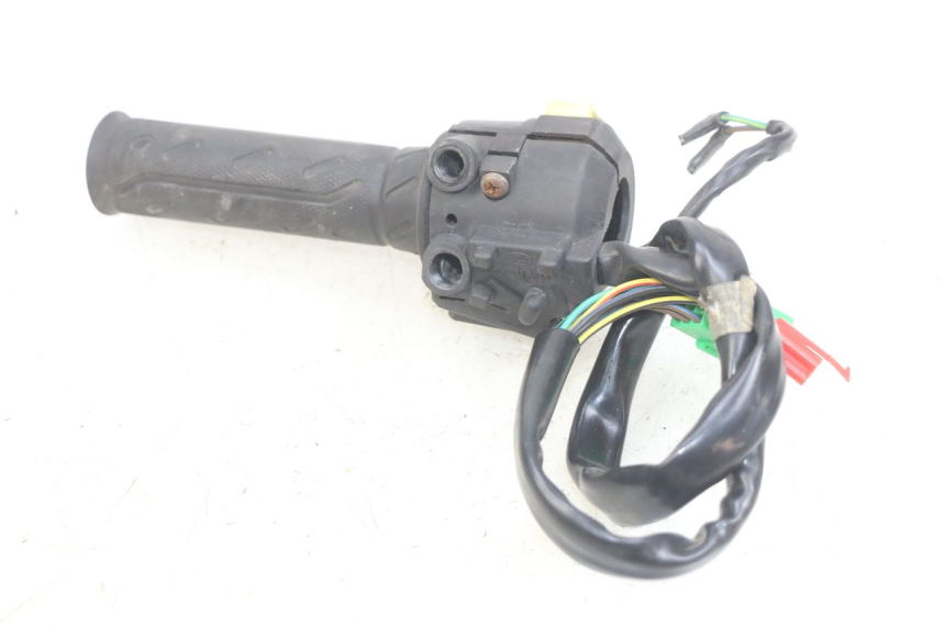 photo de PRZEŁĄCZNIK PRAWY KYMCO X-TOWN XTOWN 125 (2016 - 2021) - Inny kąt widzenia