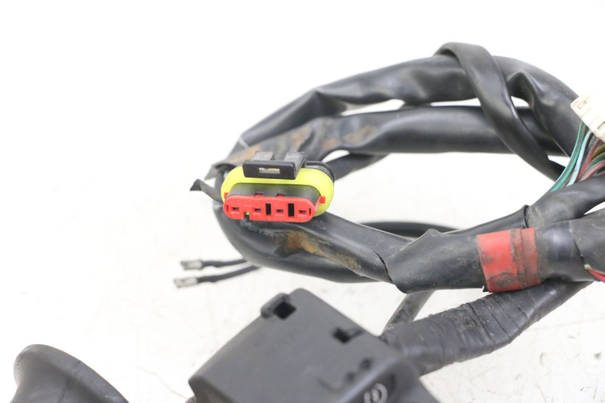 photo de PRZEŁĄCZNIK PRAWY PIAGGIO X10 125 (2012 - 2017) - Inny kąt widzenia