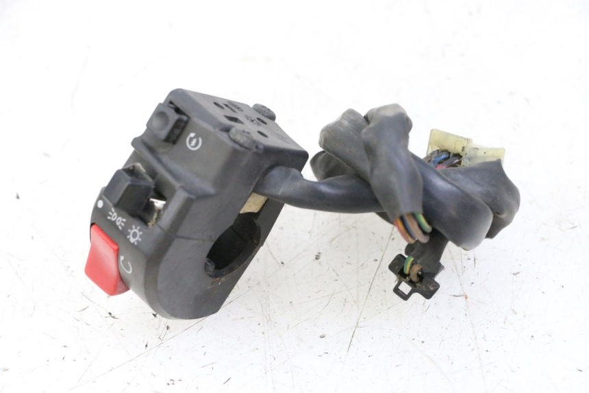 photo de PRZEŁĄCZNIK PRAWY YAMAHA XJN DIVERSION 600 (2000 - 2003) - Zoom stanu zużycia
