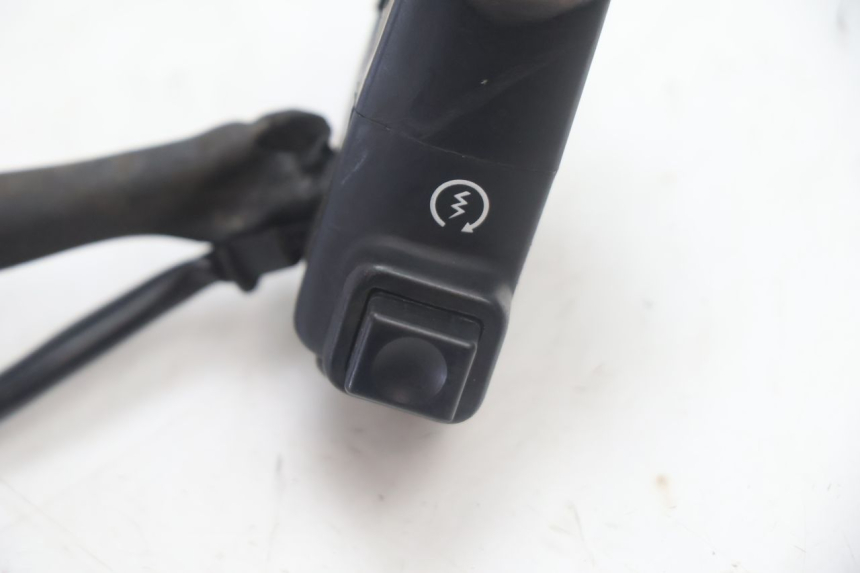 photo de PRAWA PRZEŁĄCZNIK HONDA XLV VARADERO 125 (2007 - 2012) - Zoom stanu zużycia