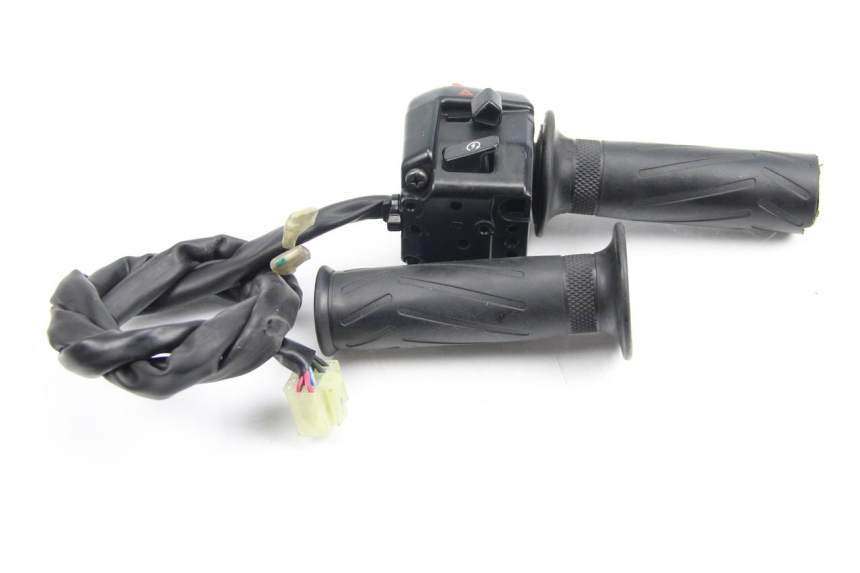 photo de PRZEŁĄCZNIK PRAWY YAMAHA XP T-MAX TMAX 500 (2008 - 2012) - Zoom stanu zużycia