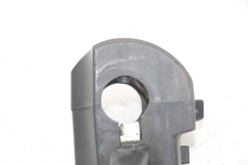 photo de PRZEŁĄCZNIK PRAWY YAMAHA FJR ABS 1300 (2006 - 2012) - Punkty mocowania