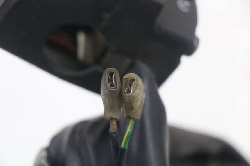 photo de PRZEŁĄCZNIK PRAWY YAMAHA FJR ABS 1300 (2006 - 2012) - Stan powierzchni