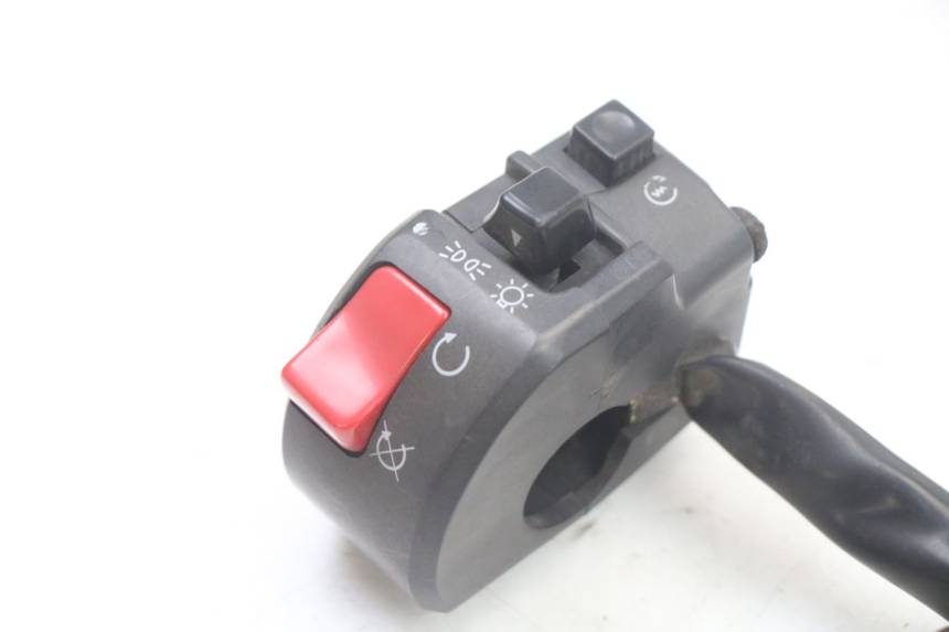 photo de PRZEŁĄCZNIK PRAWY YAMAHA FZS FAZER 600 (2001 - 2003) - Widok ogólny