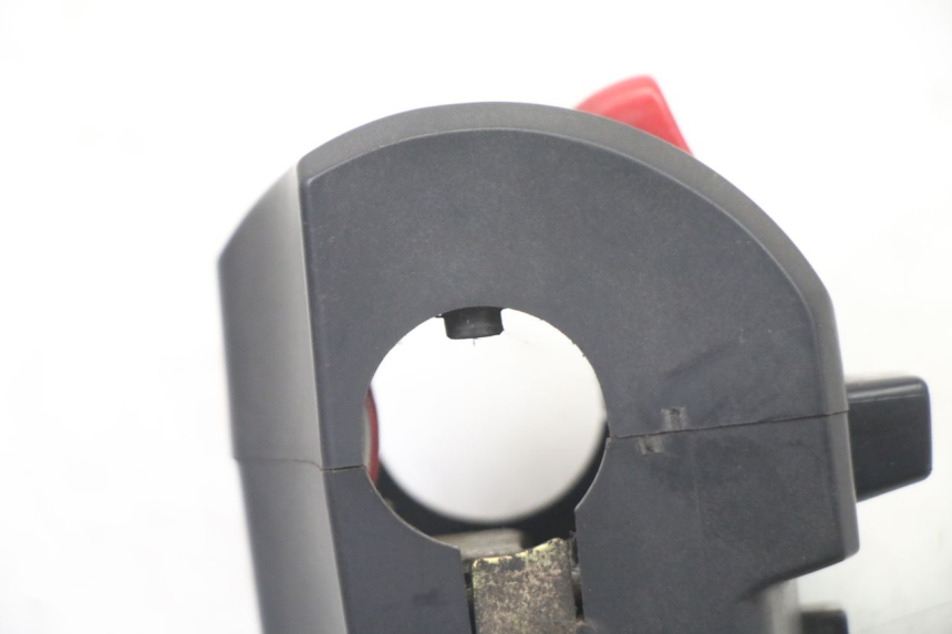 photo de PRZEŁĄCZNIK PRAWY YAMAHA FZS FAZER 600 (2001 - 2003) - Punkty mocowania