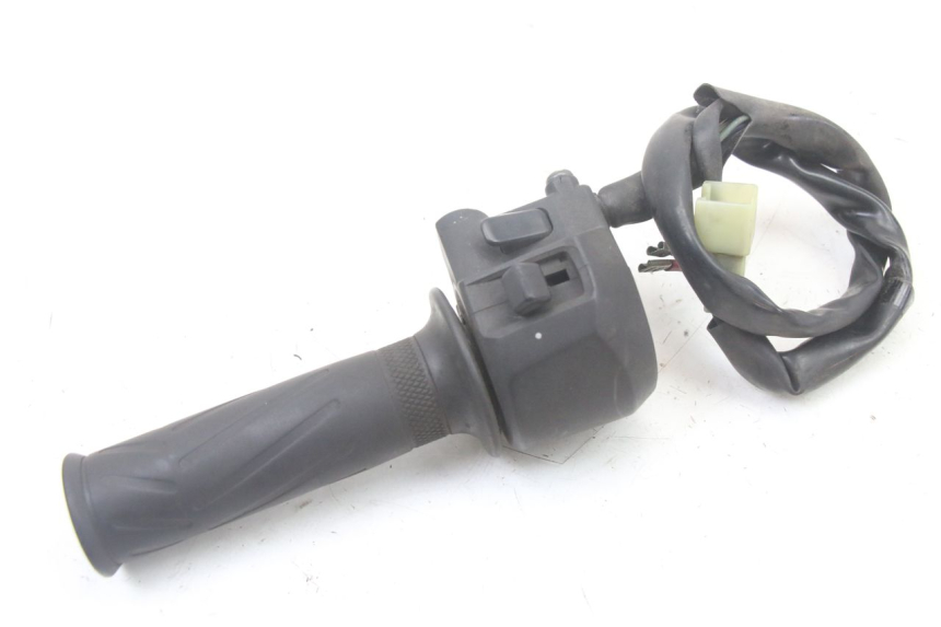 photo de PRZEŁĄCZNIK PRAWY YAMAHA X-MAX XMAX ABS 250 (2010 - 2014) - Inny kąt widzenia