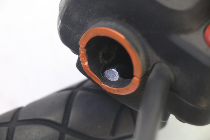 photo de PRZEŁĄCZNIK PRAWY YAMAHA YP MAJESTY 125 (2007 - 2010) - Punkty mocowania