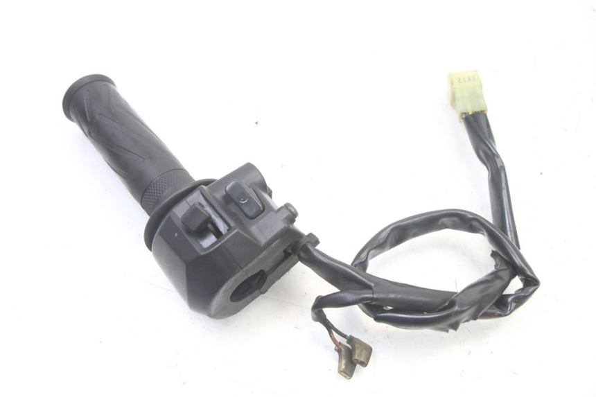 photo de PRZEŁĄCZNIK PRAWY YAMAHA YP X-MAX XMAX 400 (2014 - 2017) - Inny kąt widzenia