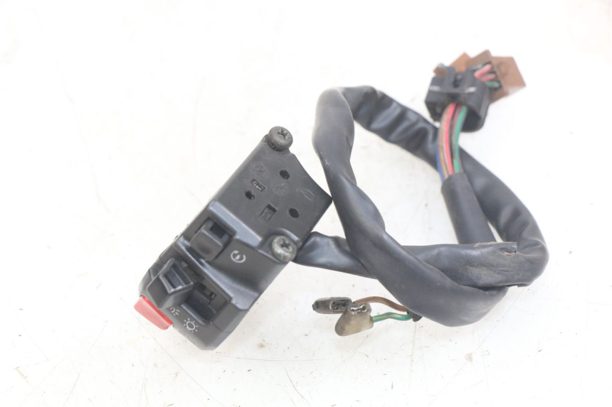 photo de PRZEŁĄCZNIK PRAWY YAMAHA YZF R THUNDERCAT 600 (1996 - 2003) - Zbliżenie techniczne