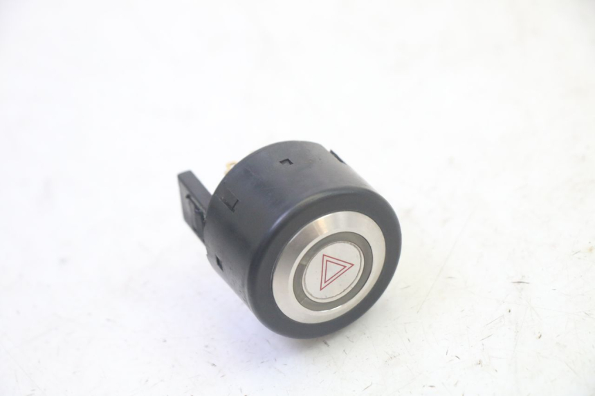 photo de PRZEŁĄCZNIK ŚWIATEŁ AWARYJNYCH ADIVA AD3 300 (2014 - 2020) - Widok główny