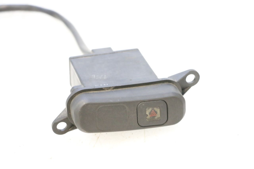 photo de PRZEŁĄCZNIK ŚWIATEŁ AWARYJNYCH SYM GTS EVO 125 (2009 - 2013) - Szczegół części