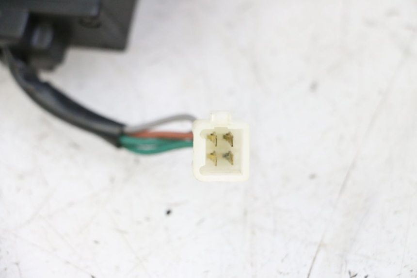 photo de PRZEŁĄCZNIK ŚWIATEŁ AWARYJNYCH SYM JOYMAX 125 (2010 - 2017) - Zoom stanu zużycia