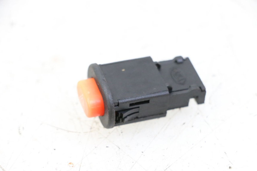 photo de PRZEŁĄCZNIK ŚWIATEŁ AWARYJNYCH LONGJIA SHARPY 125 (2020 - 2024) - Zoom stanu zużycia