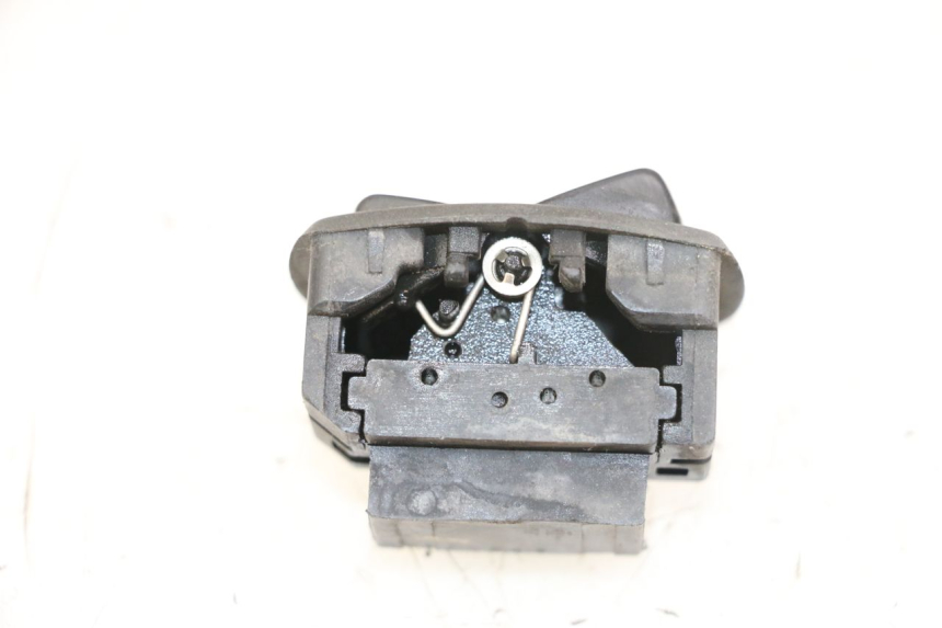 photo de PRZEŁĄCZNIK ŚWIATEŁ AWARYJNYCH PEUGEOT BELVILLE 125 (2017 - 2021) - Inny kąt widzenia