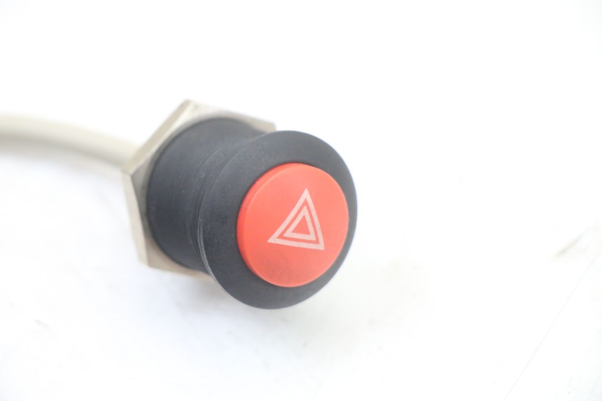 photo de PRZEŁĄCZNIK ŚWIATEŁ AWARYJNYCH LIGIER PULSE 3 1 (2014 - 2020) - Zoom stanu zużycia