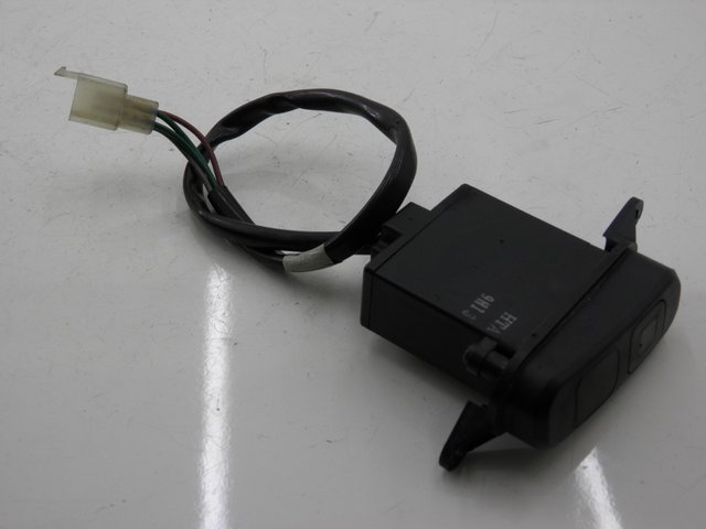 photo de PRZEŁĄCZNIK ŚWIATEŁ AWARYJNYCH SYM GTS EVO 125 (2009 - 2013) - Widok główny