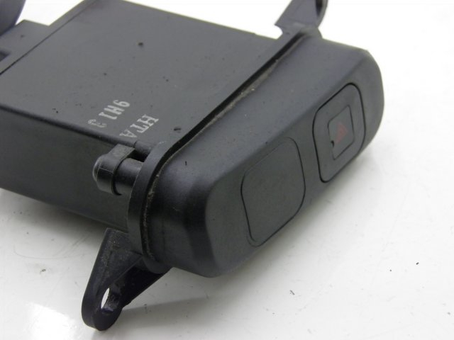 photo de PRZEŁĄCZNIK ŚWIATEŁ AWARYJNYCH SYM GTS EVO 125 (2009 - 2013) - Szczegół części