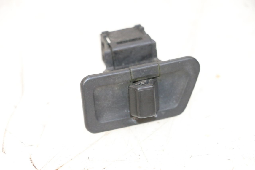 photo de PRZEŁĄCZNIK ŚWIATEŁ AWARYJNYCH YAMAHA XMAX X-MAX 125 (2006 - 2009) - Szczegół części