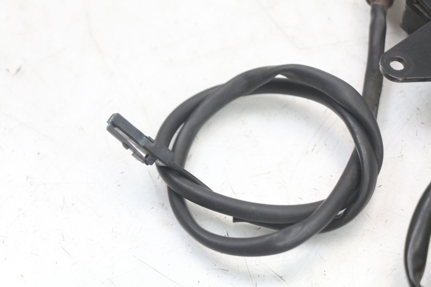 photo de PRZEŁĄCZNIK ŚWIATEŁ AWARYJNYCH YAMAHA FJR ABS 1300 (2006 - 2012) - Stan powierzchni