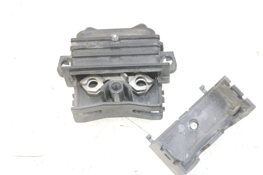 photo de PRZEŁĄCZNIK KIERUNKOWSKAZÓW HONDA FORZA ABS 300 (2013 - 2017) - Inny kąt widzenia