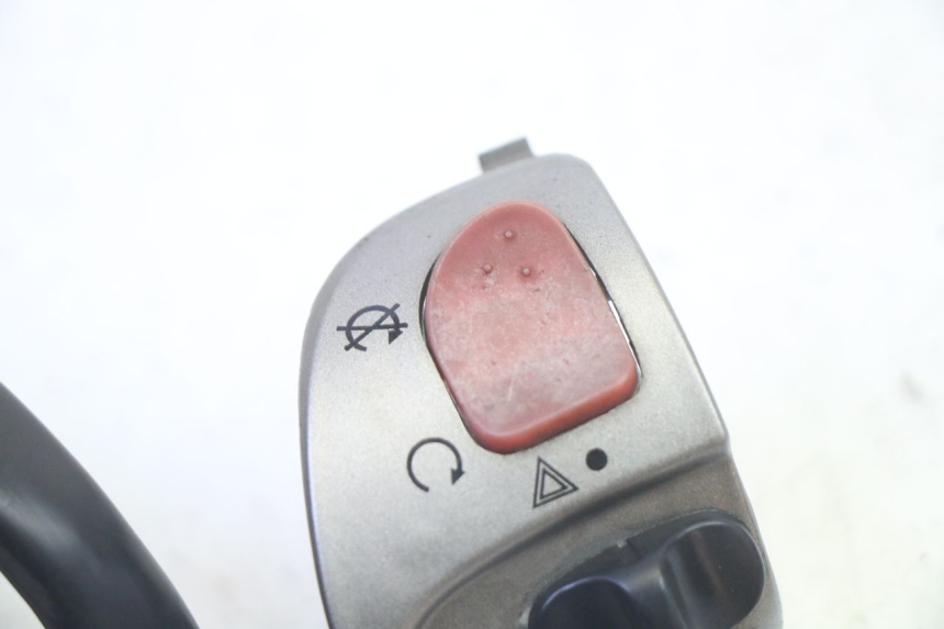 photo de PRZEŁĄCZNIK LEWY QUADRO 4 4D 350 (2015 - 2018) - Szczegół części