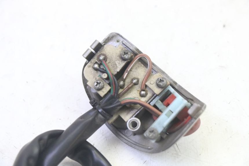 photo de PRZEŁĄCZNIK LEWY QUADRO 4 4D 350 (2015 - 2018) - Stan powierzchni