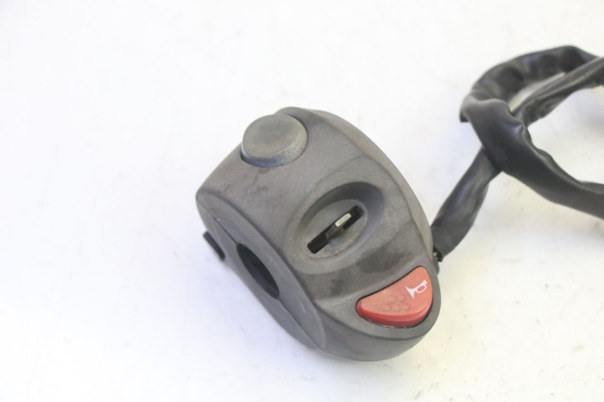 photo de PRZEŁĄCZNIK LEWY ADIVA AD3 300 (2014 - 2020) - Szczegół części